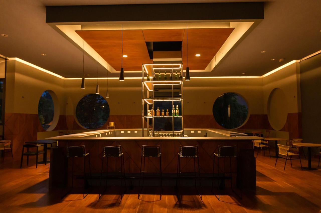 Termales El Otono Hotel Manizales Exterior photo The bar at the 2012-opened lounge